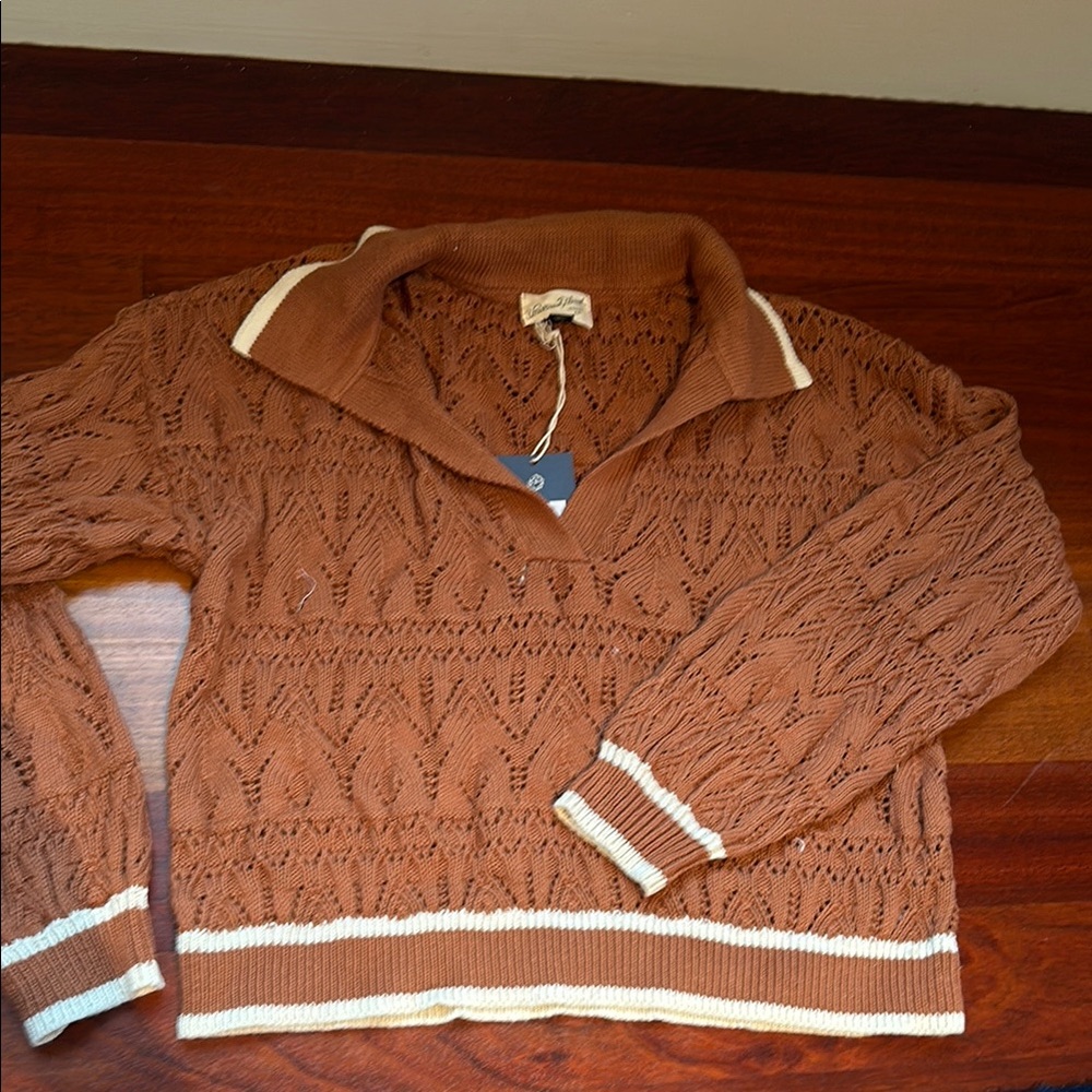 Universal Thread V-Neck Sweater Brown and Cream Cable Knit